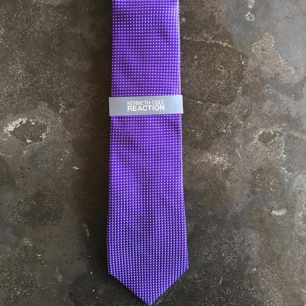 NWT Kenneth Cole Reaction Silk Tie